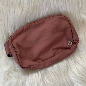 Lululemon Belt bag 1L Brier rose